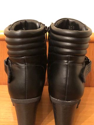 GUESS  Botines tacon 36