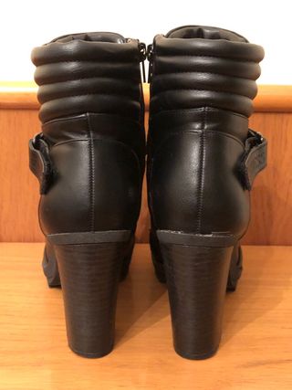 GUESS  Botines tacon 36