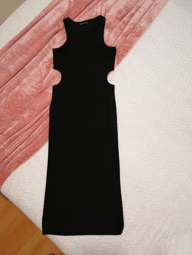 Vestido negro t. M.. Stradivarius