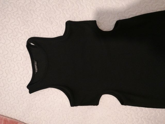 Vestido negro t. M.. Stradivarius