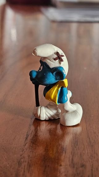 Puffo infortunato. The smurfs