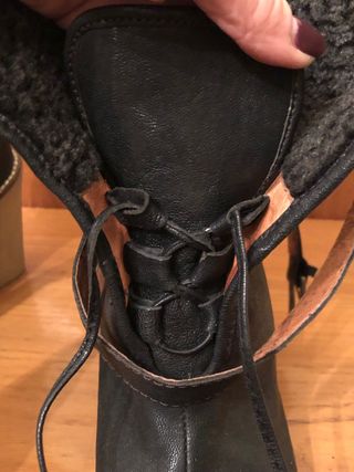 ADOLFO DOMINGUEZ  Botines tacon 39