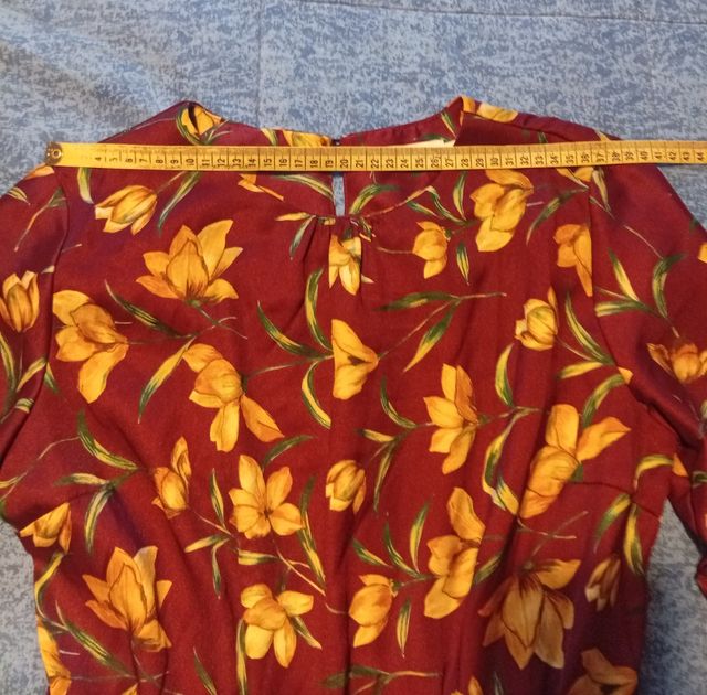 Abito primaverile nuovo