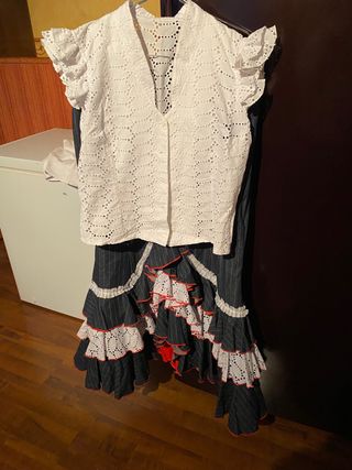 Conjunto falda rociera vaqueratop blanco perforad