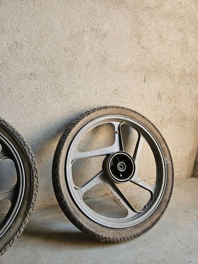 As variantes derby são vendidas.