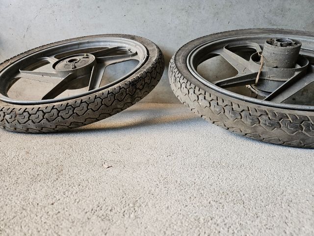 As variantes derby são vendidas.