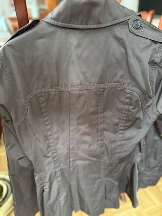 Parka corta marrón Zara