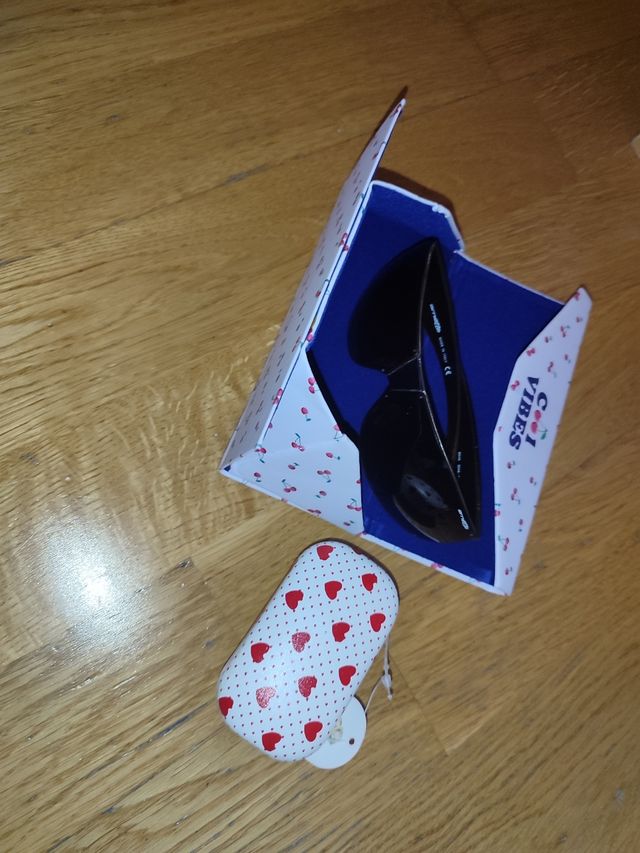 Funda de gafas plegable y joyero