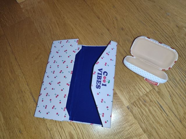 Funda de gafas plegable y joyero