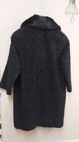Abrigo de astracan color negro