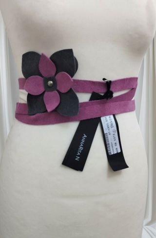 Cintura Annarita N in pelle con fiore