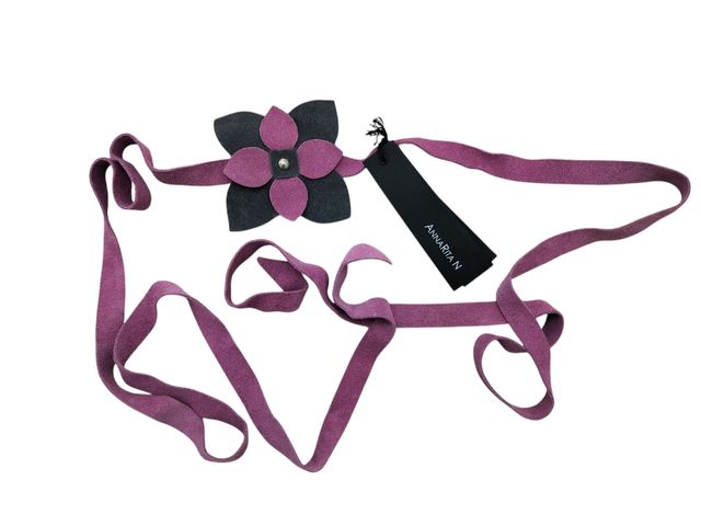 Cintura Annarita N in pelle con fiore