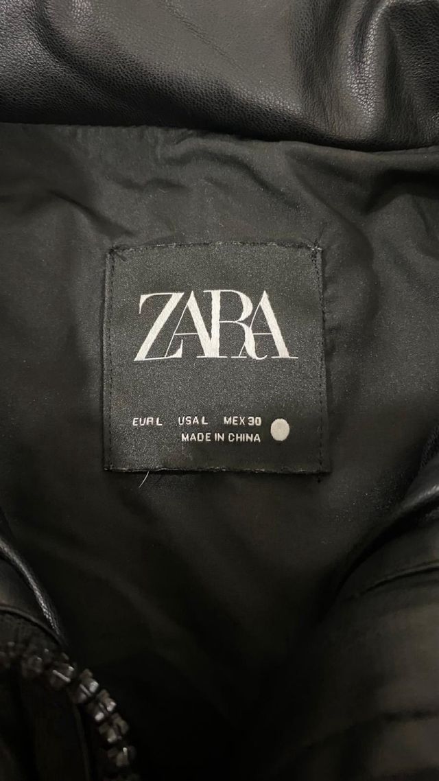 Chaleco plumas negro Zara