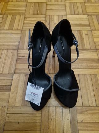 Zapatos sandalias tacón alto Nuevos con su etiquet