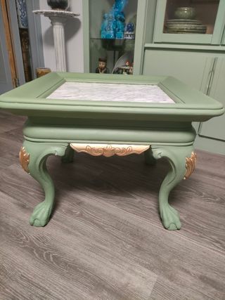 MESA ANTIGUA PATAS DE GARRA RESTAURADA