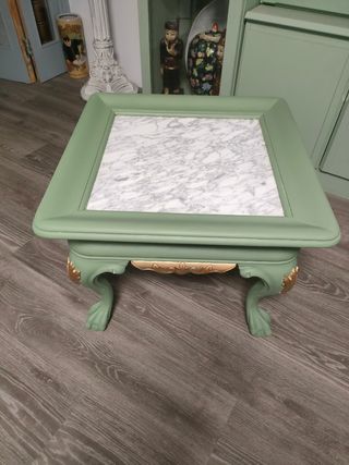 MESA ANTIGUA PATAS DE GARRA RESTAURADA