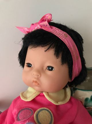 Muñeca asiática Corolle Calin Yang