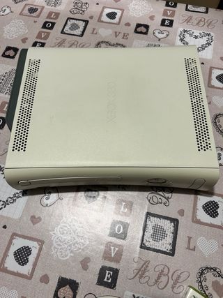 XBOX 360 Disco duro 120GB  2 mandos