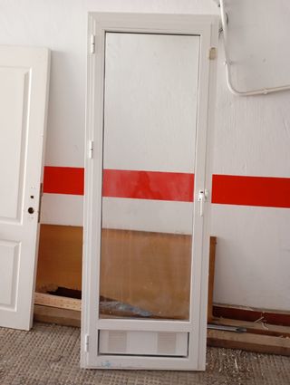 Puerta aluminio medida 76: 2.10 cm