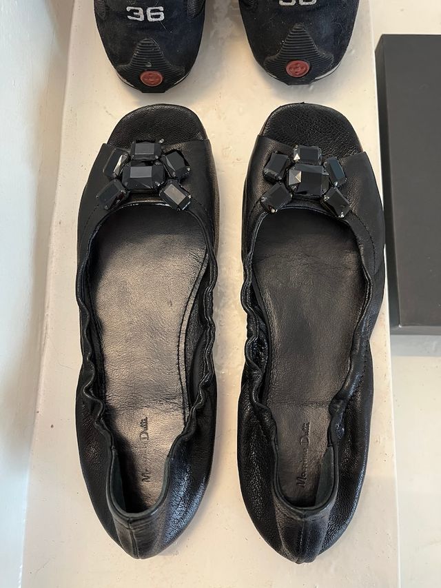 Bailarinas negras + Zapatillas de deporte talla 41