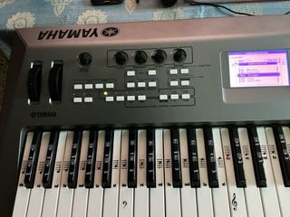 teclado Yamaha mm6