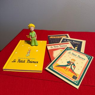 Le Petit Prince + figura + 4 postales NUEVO