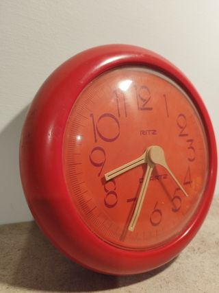 Tavolino in vetro e metallo