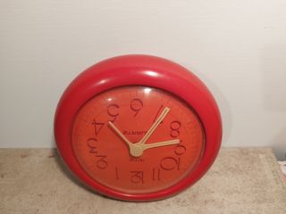 Tavolino in vetro e metallo