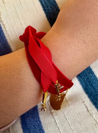 Pulsera Virgen del Rocío / Lazada para Mantoncillo