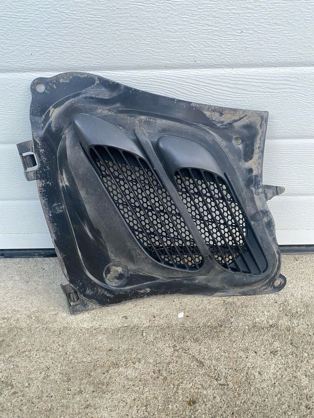 Rejilla capo peugeot 206