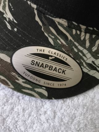 GORRA VISERA CAMUFLAJE, CAZA, PESCA, CAMPO. NUEVA.