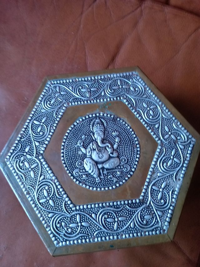 Caja india exagonal en plata