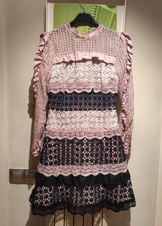 Vestido de encaje. Silvian Heach T 38