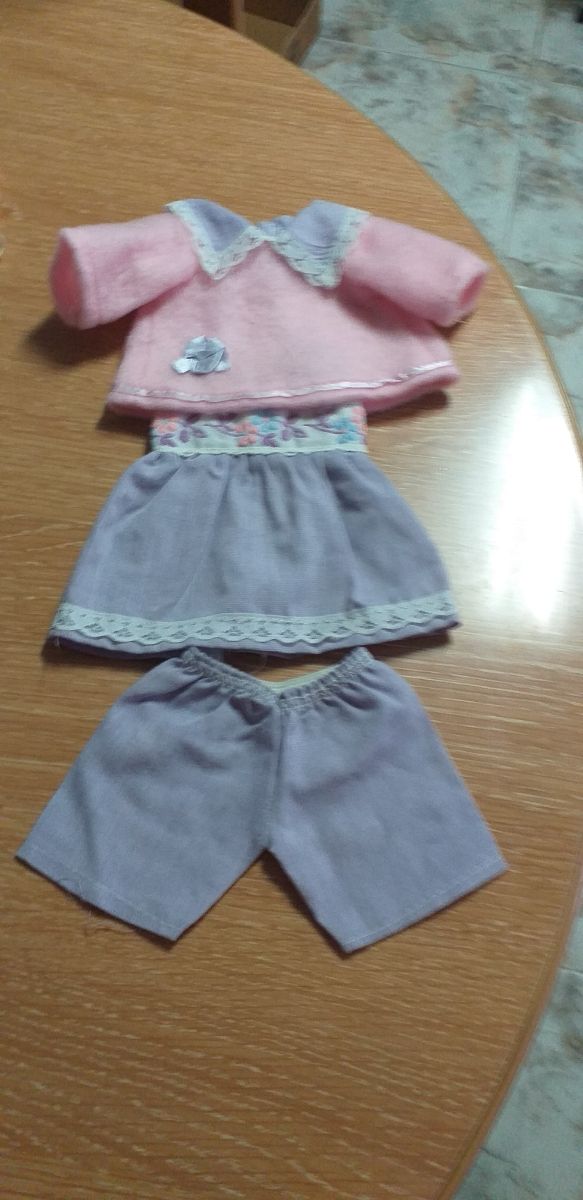 Conjunto barias piezas muñecas famosas