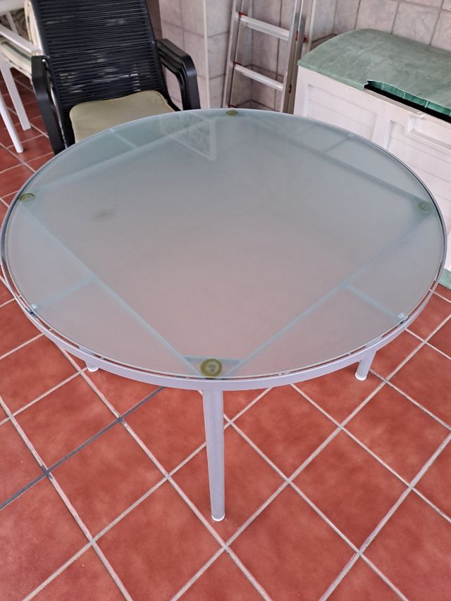 Mesa y sillas terraza o jardin