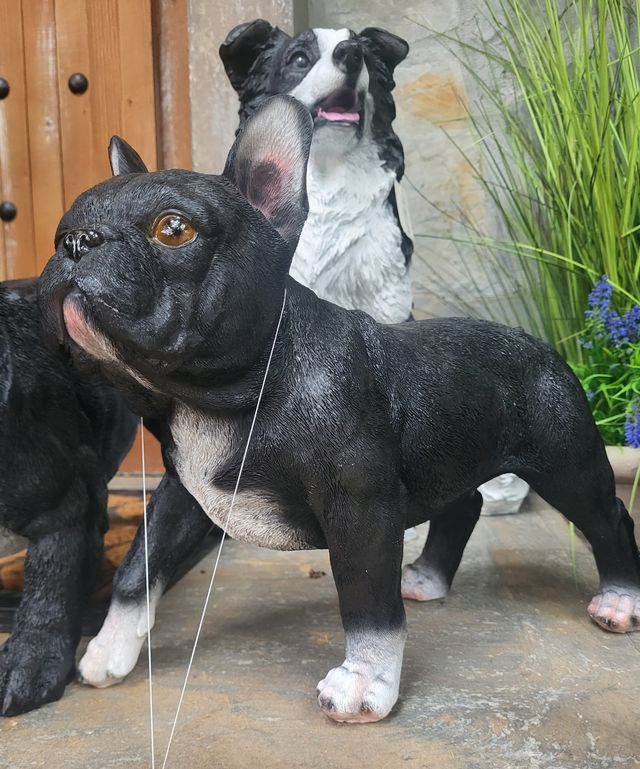 Estatua figura perro