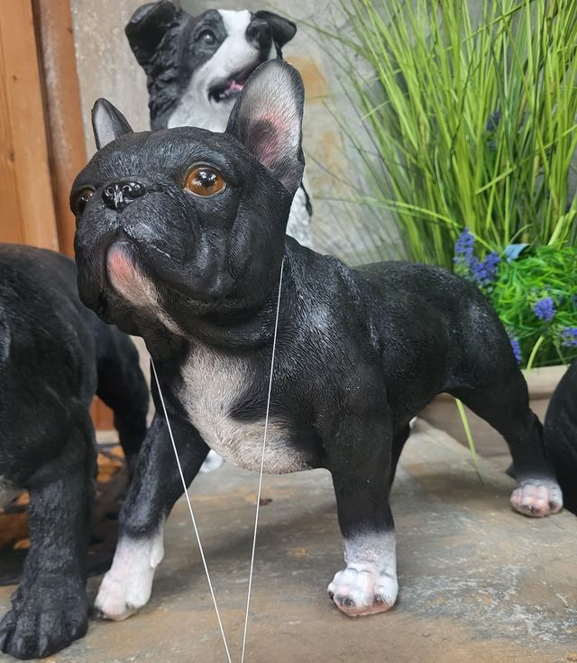 Estatua figura perro