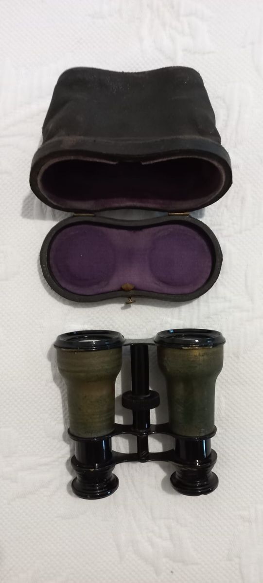 Anteojos antiguos de ópera