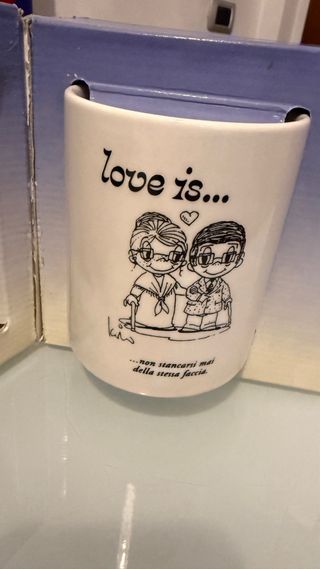 Tazza love is vintage