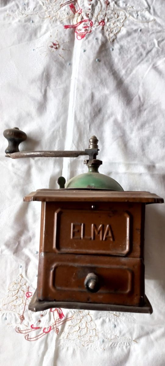 Molinillo café años 20.