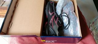 Scarpe running nere/fucsia