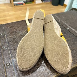 Sandalias de esparto amarillas