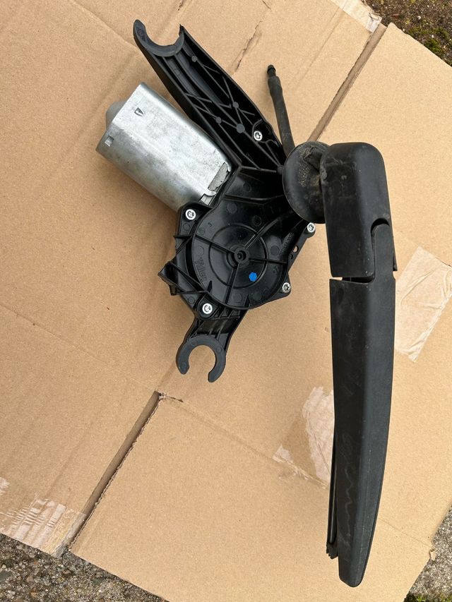 Motor limpiaparabrisas trasero