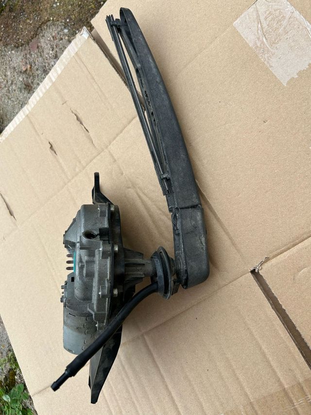 Motor limpiaparabrisas trasero