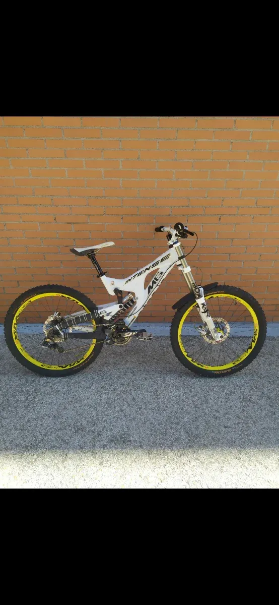 INTENSE M6 DH 26" Tope gama. Bici de Descenso.