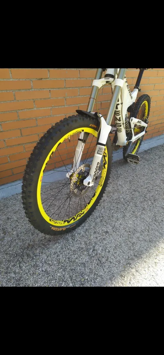 INTENSE M6 DH 26" Tope gama. Bici de Descenso.