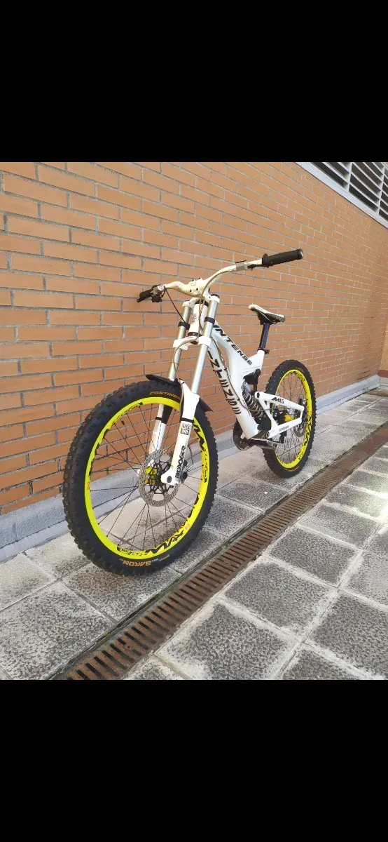 INTENSE M6 DH 26" Tope gama. Bici de Descenso.