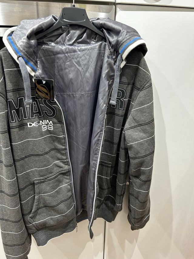 Chaqueta con capucha  reversible chuvasquero