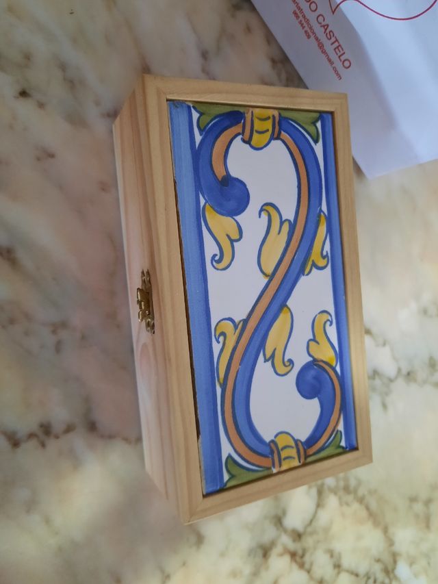 Caixa de Madeira com sabonetes naturais