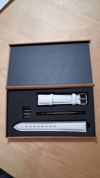 RELOJ DE PILSERA OYAKA